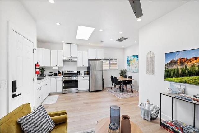 كوزي برفايت أدو كلوس تو ديزني بيتش إف