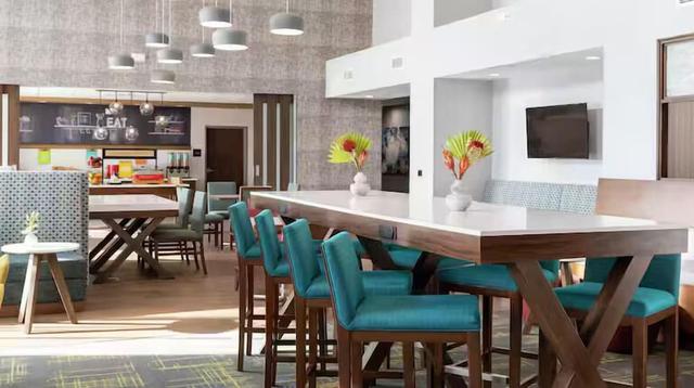 هامبتون إن مو فيرن نو أوت