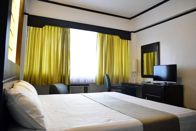 لوكسور بليس