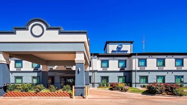 بست ويسترن لتلفيلد إن آند سويتس