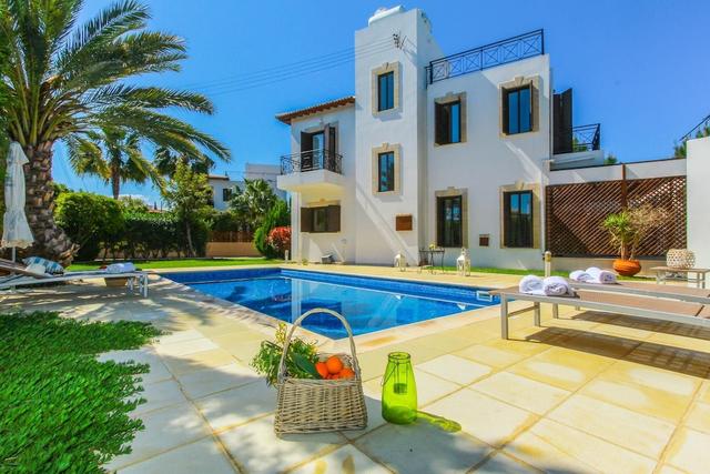 فيلا آنا إن لاتشي