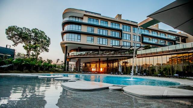 ذا هوتون هوتل، سبا، ويلنيس آند جولف