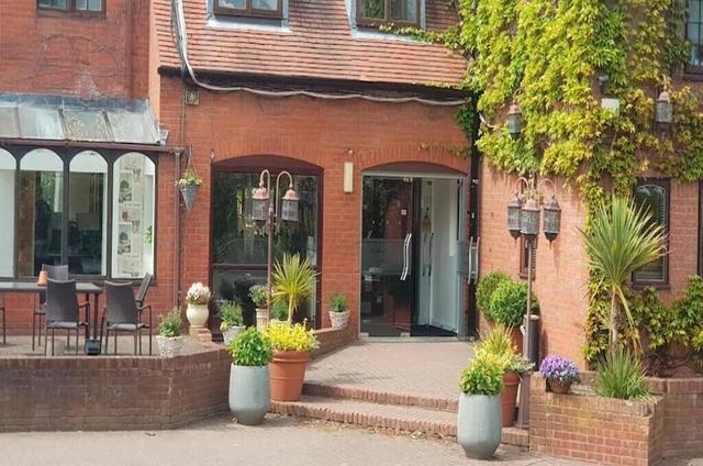 دانسنتر بيرمينغهام أيربورت ن ير ي رنيسي