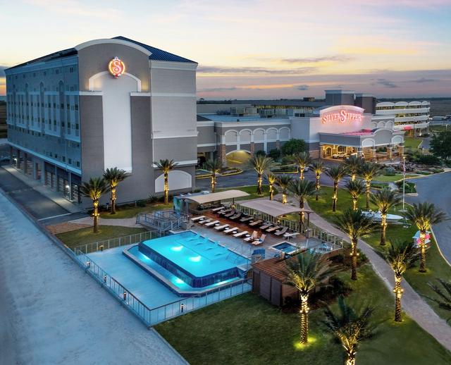 سيلفر سليبر كازينو آند هوتل - لبالغين فقط