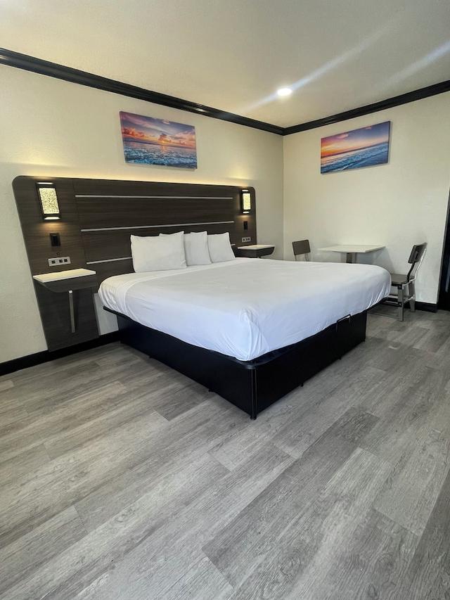 إسكونديدو لودج