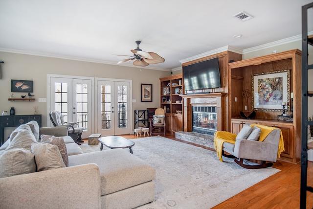 ستنينج ريفرسايد ريتريت ويذ برايفت بول 5 بد روم هوم باي ريدآونينغ