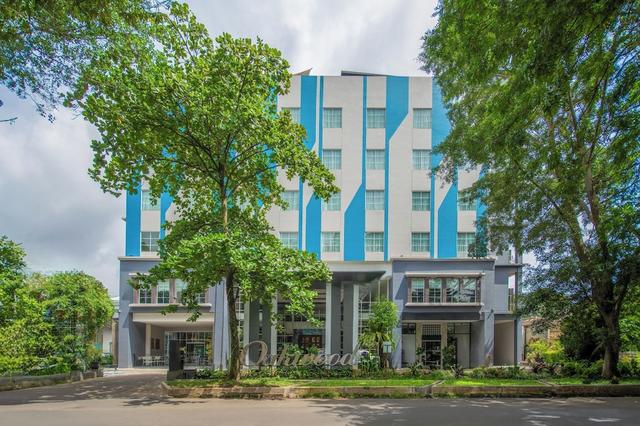 أوكوود ميرديكا باندونج