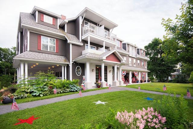 ذي إن أون ماونت ديزيرت