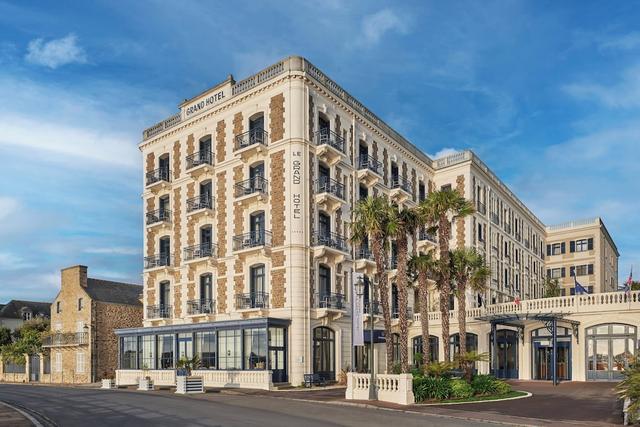 أوتيل بارير لو جرناد أوتيل - دينار