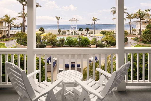 أفيلا لايت هاوس سوتس