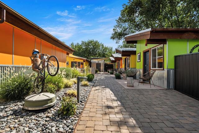 كوكوبيلي ويست