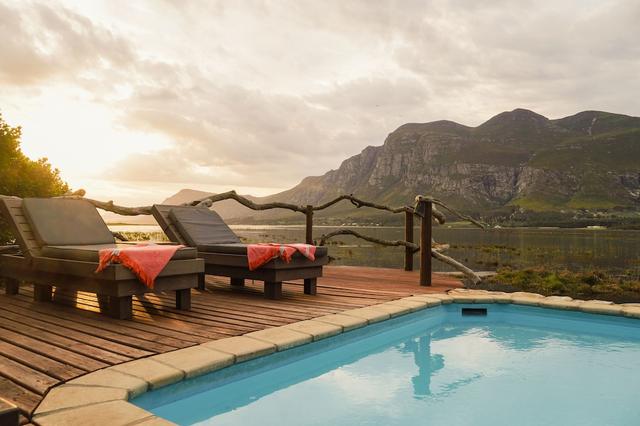 موسايك لاجون لودج