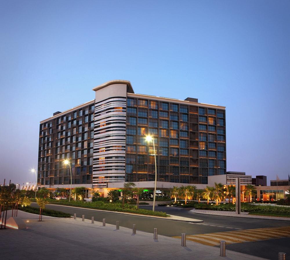 ياس بلازا مارينا باى اى اتش جى