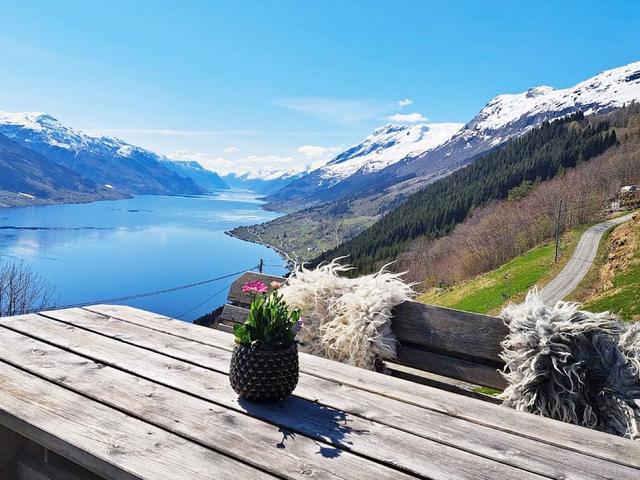 6 بيرسون هوليداي هوم إن جريمو