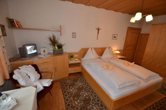 جاستهاوس إم بفارهوف