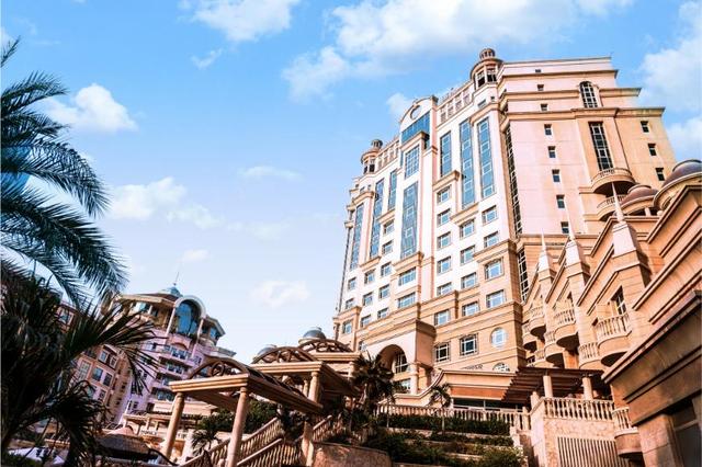 Swissotel Al Murooj Dubai