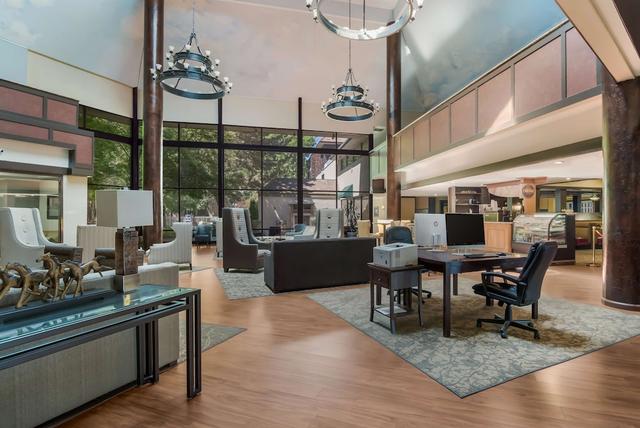 شور ستاي بلاس هوتل باي بست ويسترن رينو آيربورت