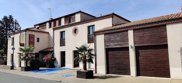 هوتل لا بوسيل