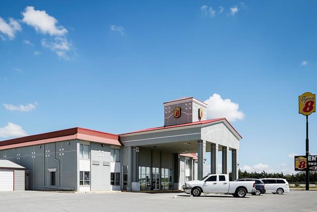 سوبر 8 باي ويندام إلك سيتي