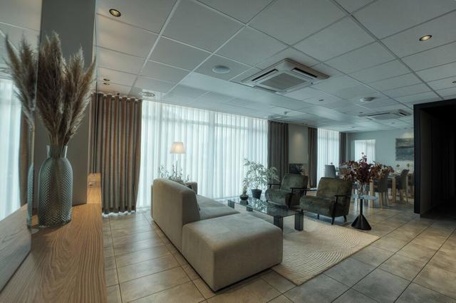 هوتل إي لا 12