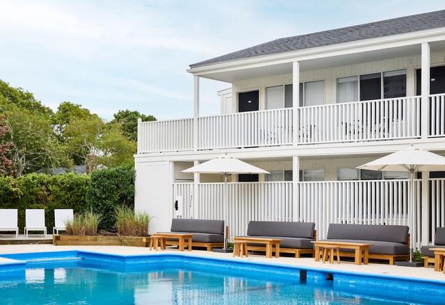 باركر بيتش لودج