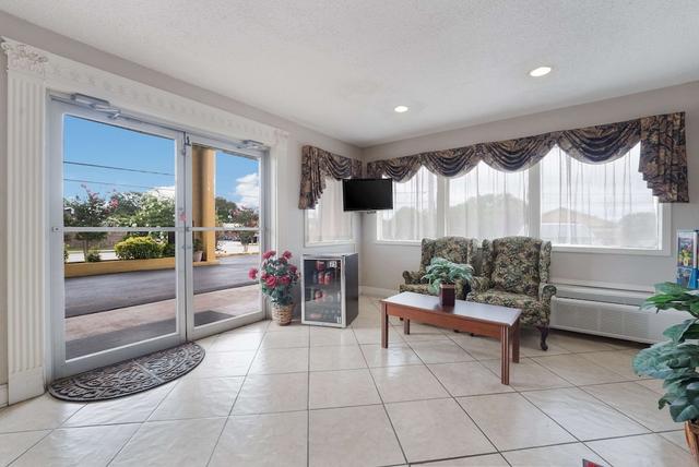 إكونو لودج توماستون