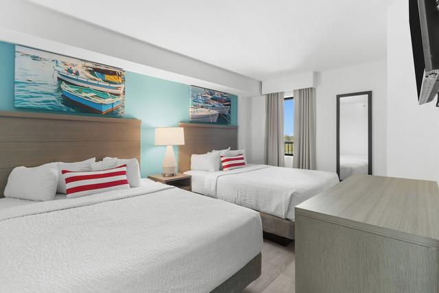 كومباس كوف ريزورت