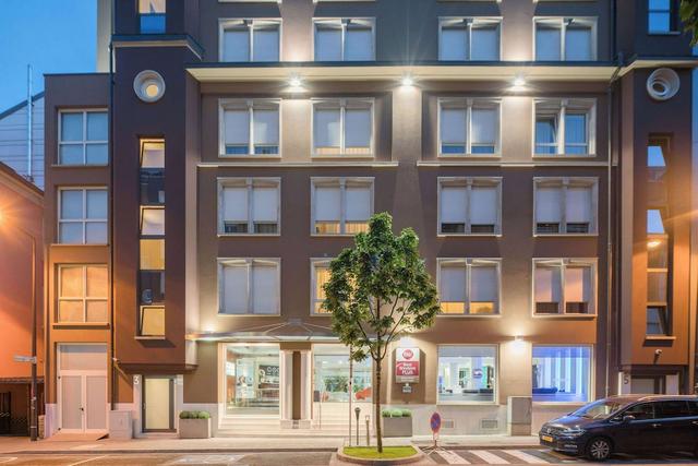 بست ويسترن بلس جراند هوتل فيكتور هيوجو