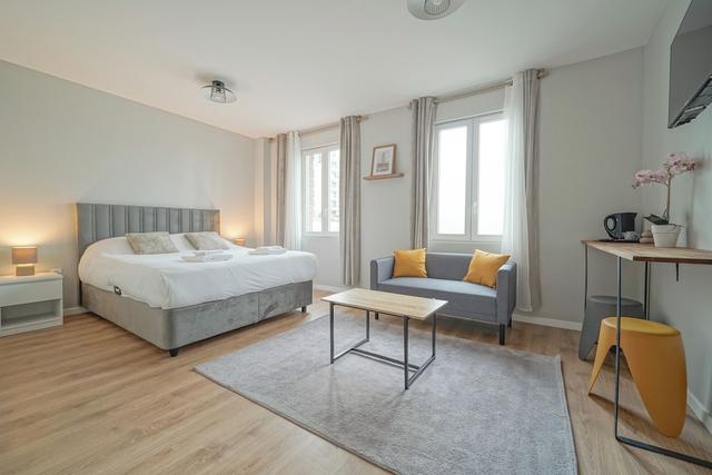 أوتل تريانون سانت أوين