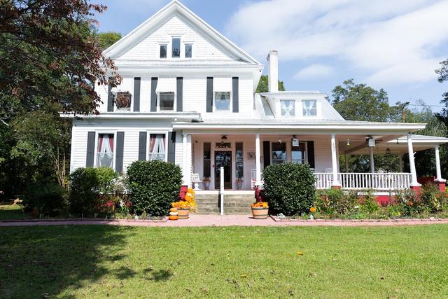 هول هارتس بد آند بريكفاست