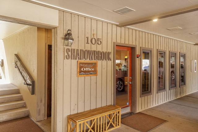 شادو بروك كوندوس باي إتريب أسبين سنوواس