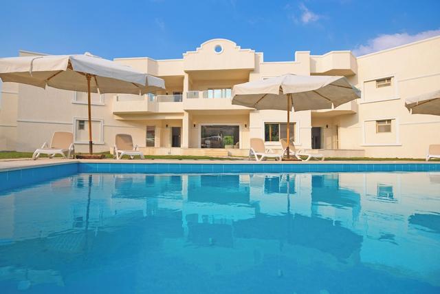 Seven Stays Zayed