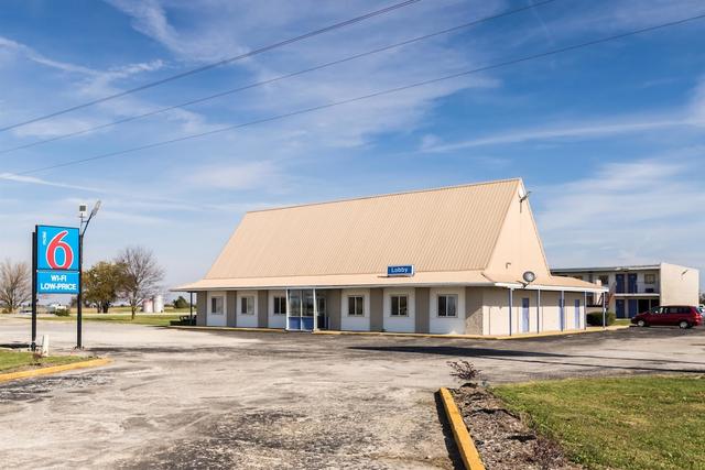 Motel 6 Mattoon, IL
