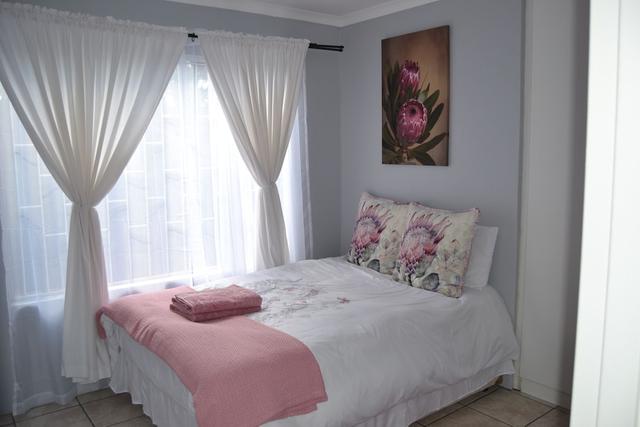 أفريكا إميرالد آت 47 بيترونيلا