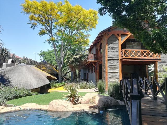 إيكاموز لودج