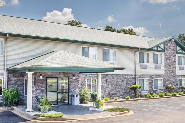 سوبر 8 باي ويندام لويزا