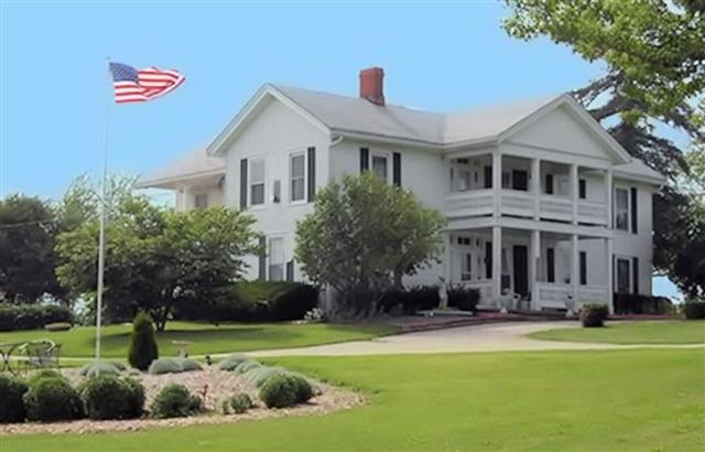 بيل إير مانشن جيست هاوس