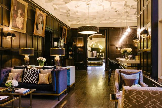 هوار كروس هول