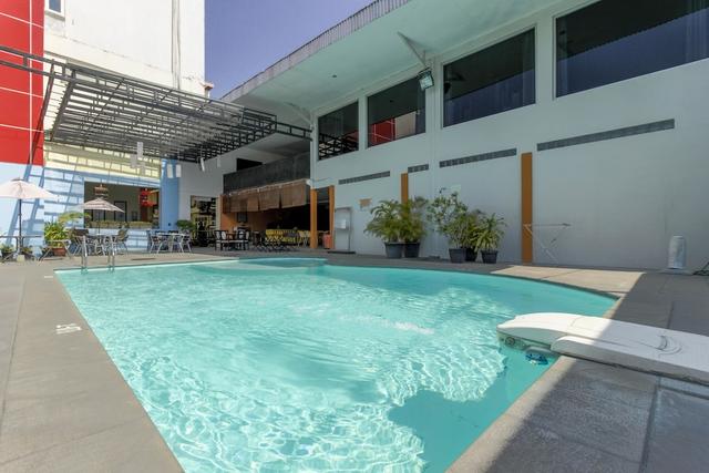 ريد دورز بلس نير كراج سيتي مول