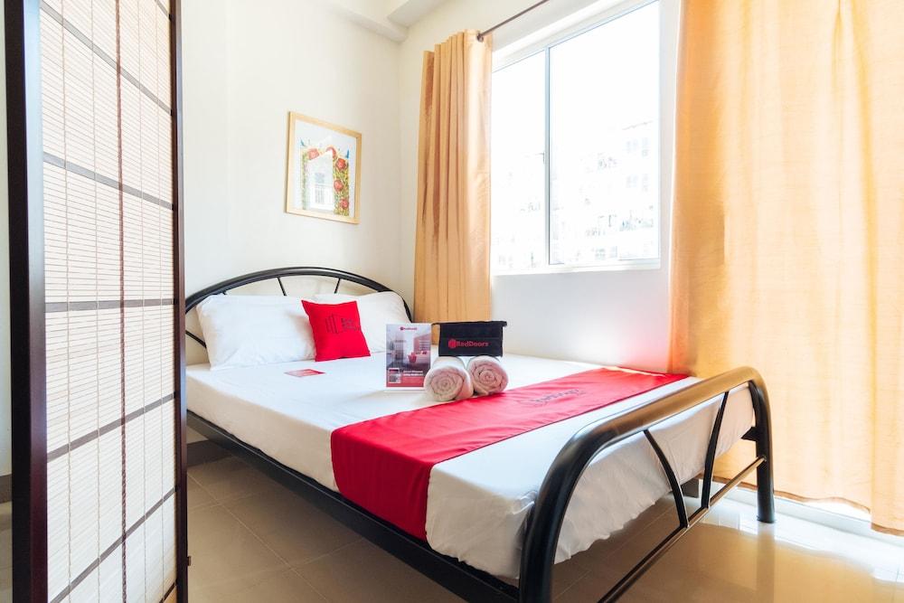 ريد دورز آت كاسال ريزيدنسيز بارانياكي