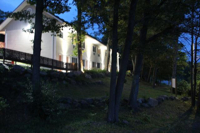 كريست وود إن