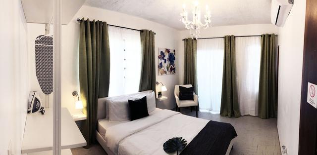 أيبونيتو هوتل 201