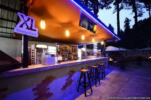 هوتل ناين براثرس