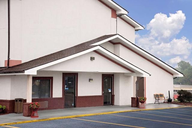 سوبر 8 باي ويندام مرتينسبورغ