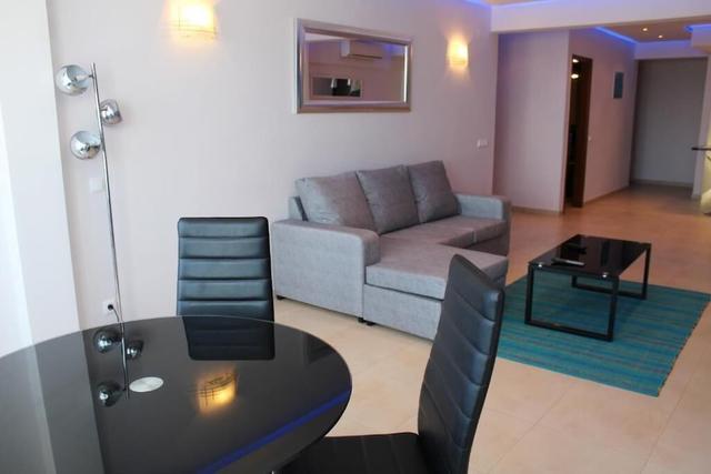 1 إي بيسكادوريس باي كاساس آند بابيس