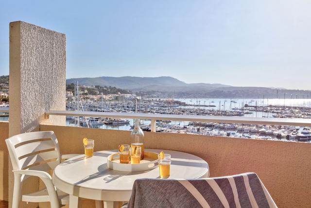 ريزيدونس بيير آند فاكونسز باندول بورت