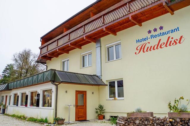 هوتل هوديليست