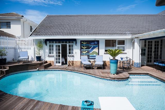 آدميرالتي بيتش هاوس