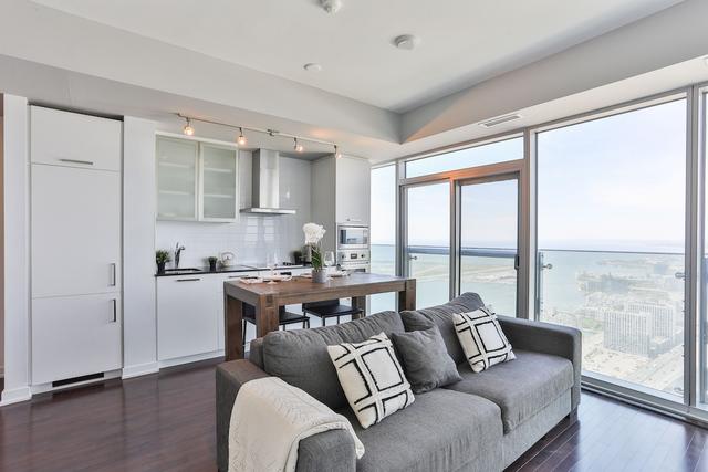 لاكشري ليك فيو سكاي سكرابر باي سنتر تاور