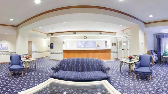 أبيلين إن آند سويتس